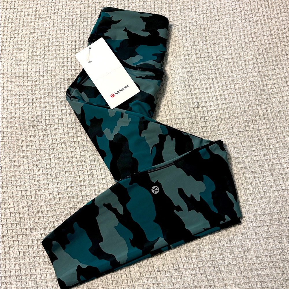 Lululemon Teal Camo Base Pace HR Tight 25” Size 4 NWT